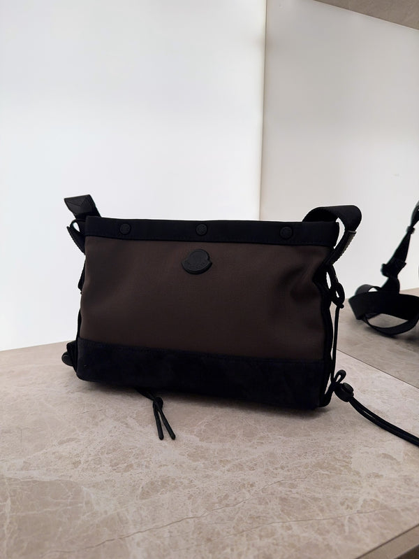 New Tech Water-Repellent Crossbody Bag