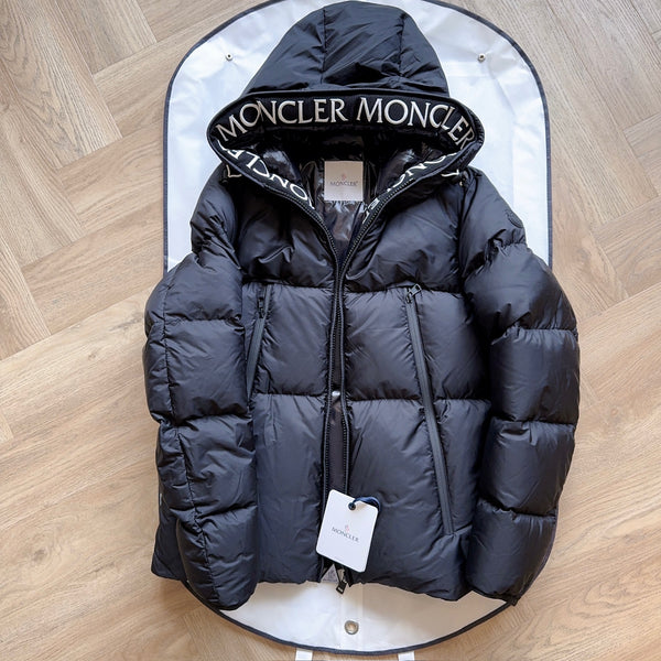 Moncler Classic Montcla Hooded Short Down Jacket