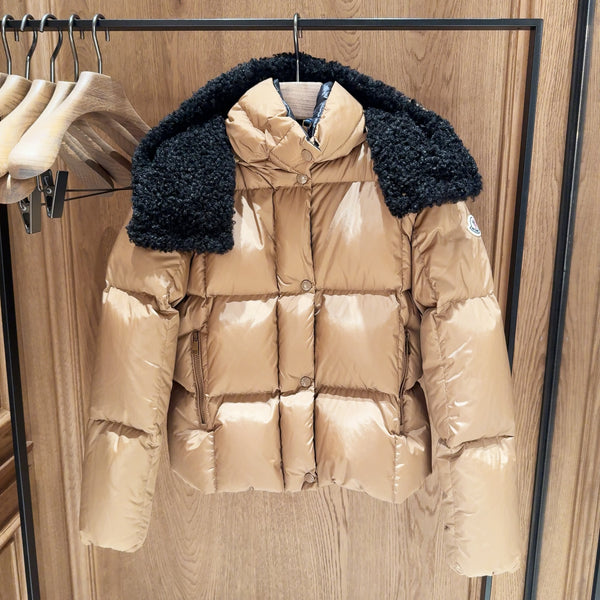 Castelnou Square-Quilted Hooded Short Down Jacket