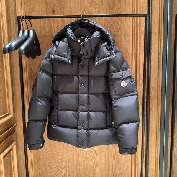 Classic Maya 70 Hooded Short Down Jacket