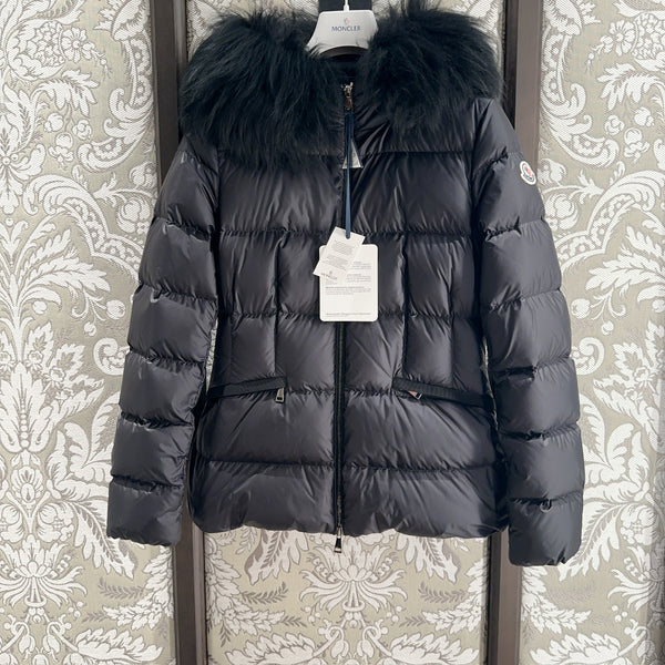 Classic Boed Hooded Shearling-Trimmed Short Down Jacket