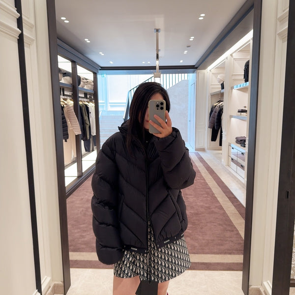 Grignan Diagonal-Quilted Short Down Jacket